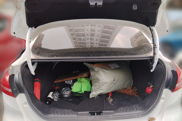 福特 福克斯 2015款 三厢 1.6L 手动舒适型中控内饰23