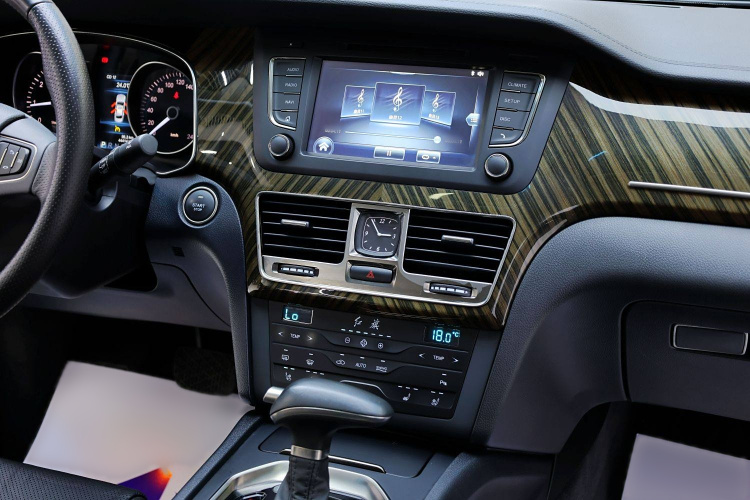 红旗H7 2021款 2.0T 旗舰版局部细节16