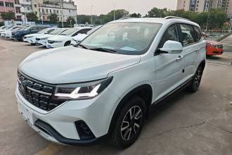 东风风行 风行T5 2022款 盛世款 1.5T 自动逐梦版五座