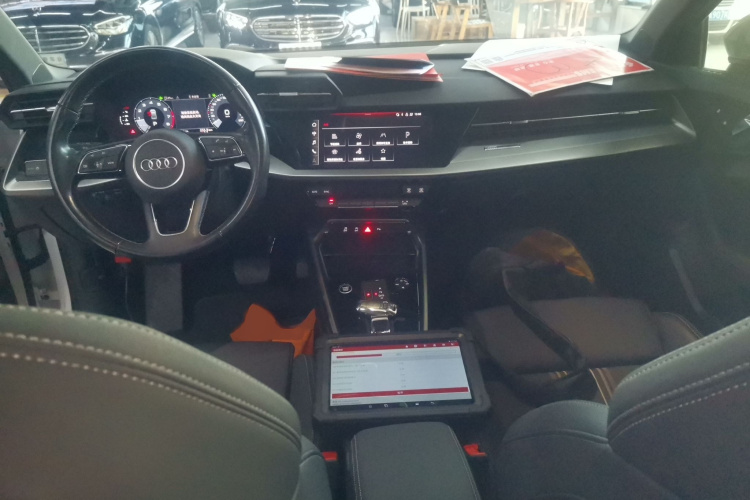 奥迪A3 2024款 A3L Limousine 35 TFSI 时尚运动型中控内饰7002