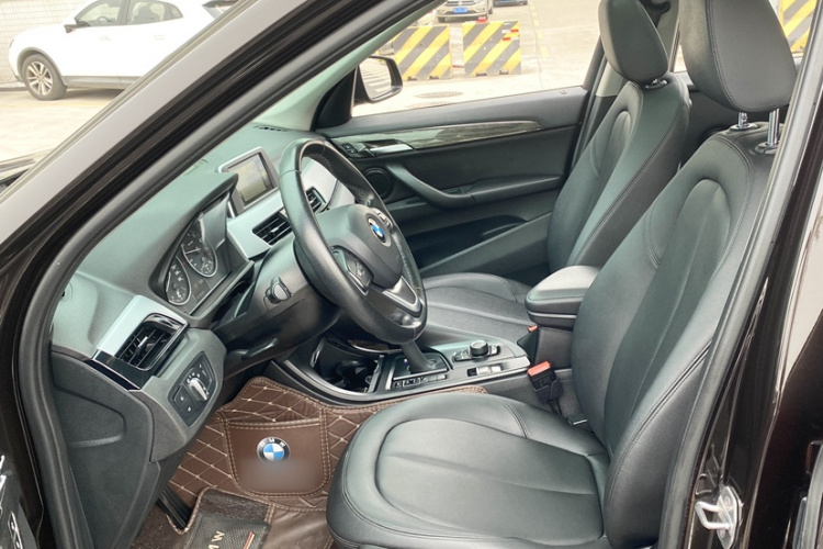 宝马X1 2016款 sDrive18Li 尊享型中控内饰7007