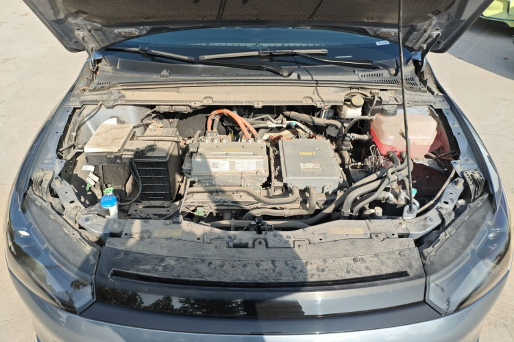 小鹏P5 2024款 500智行版机舱底盘24