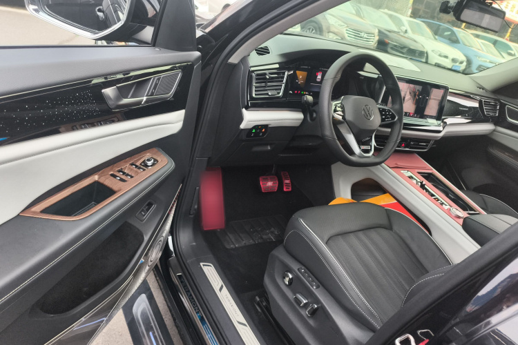 大众 途昂 2021款 530 V6 四驱尊崇豪华版中控内饰20