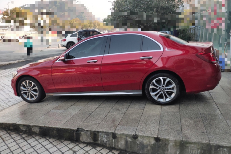 奔驰C级 2018款 C 180 L 时尚型运动版车身外观4