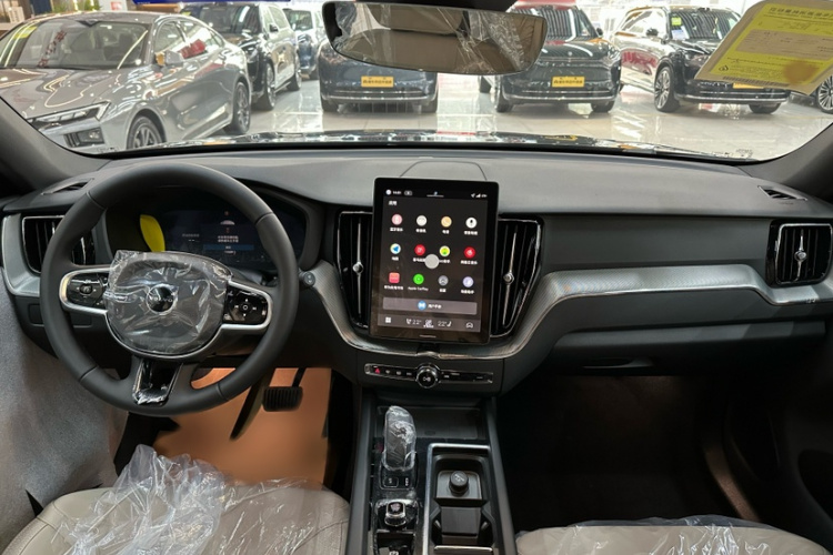 沃尔沃XC60 2026款 B5 四驱智逸豪华版中控内饰7001