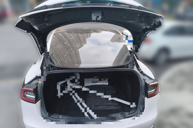 特斯拉 Model 3 2022款 后轮驱动版中控内饰23