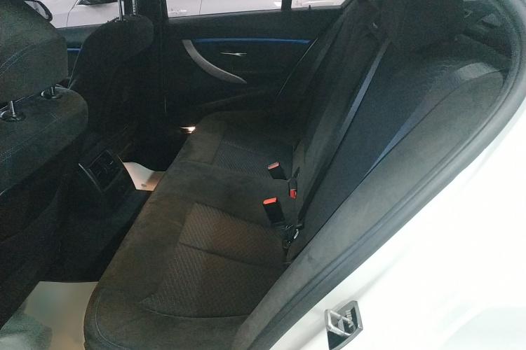 宝马3系 2018款 320i M运动套装中控内饰7004