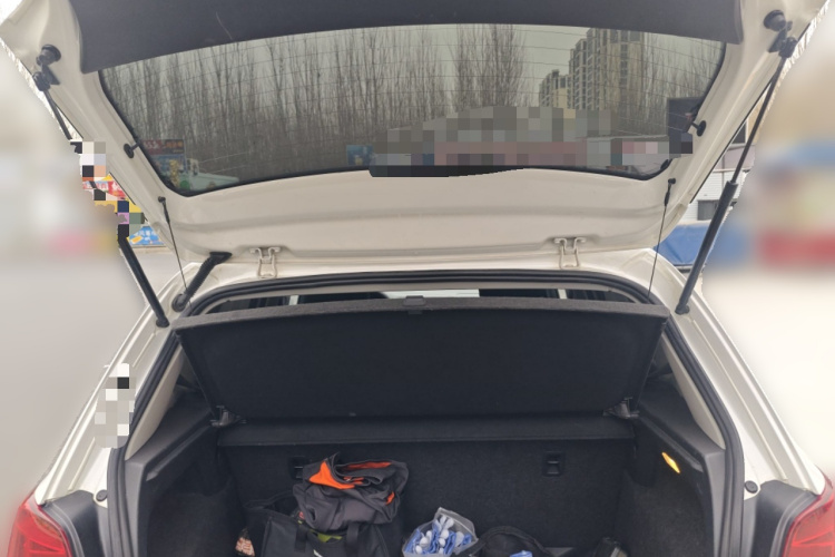 大众 Polo 2016款 1.4L 手动风尚型中控内饰23