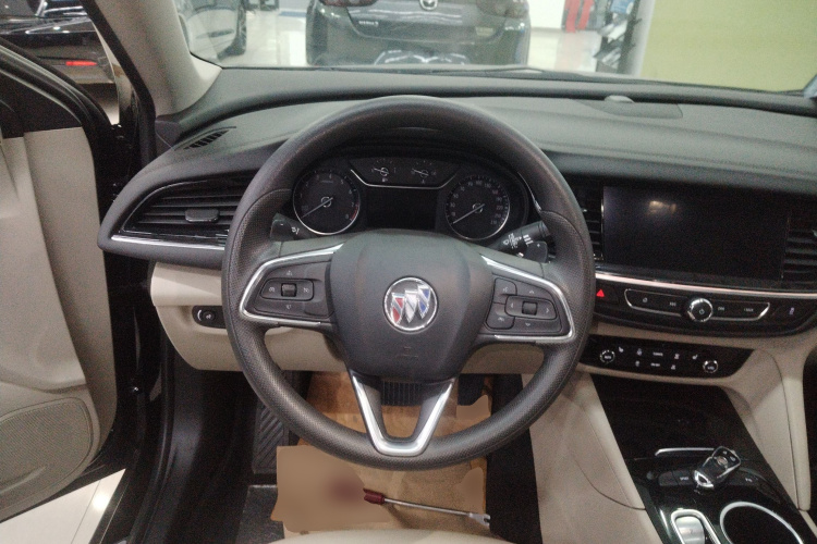 别克 君威 2021款 552T 精英型中控内饰13