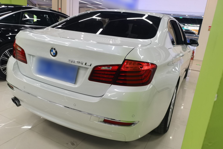 宝马5系 2014款 525Li 豪华设计套装车身外观7