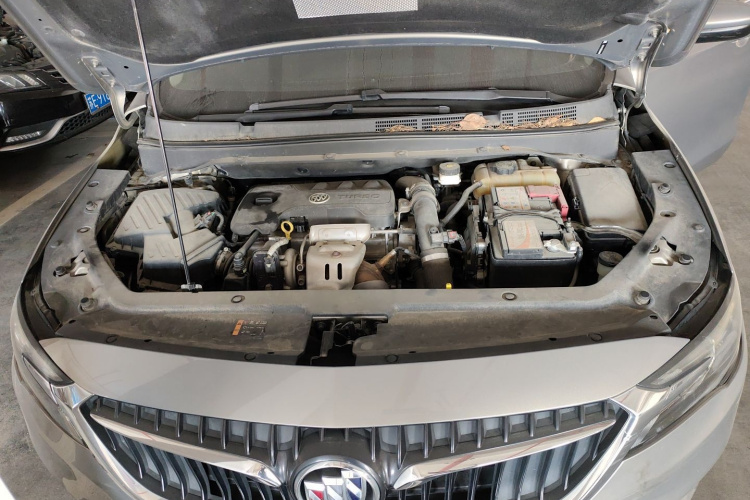 别克GL6 2018款 18T 6座豪华型机舱底盘24