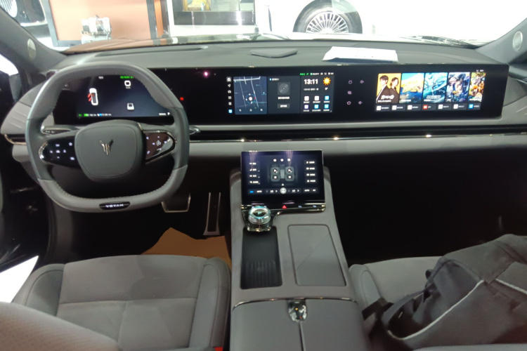 岚图汽车 岚图追光 2024款 PHEV 四驱超长续航旗舰版中控内饰7002