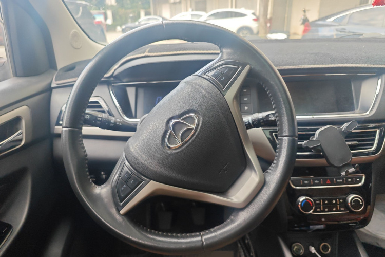 长安凯程 长安欧尚A600 2016款 1.5L 手动豪华型7座中控内饰13