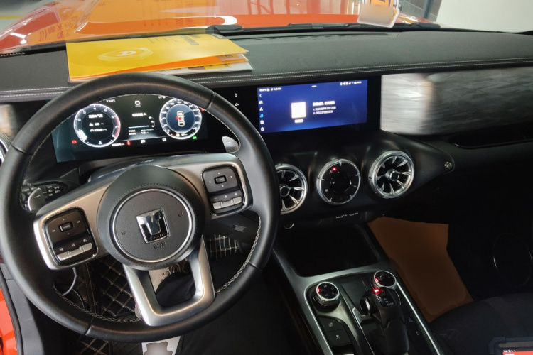 坦克300 2021款 越野版 2.0T 探索者中控内饰12