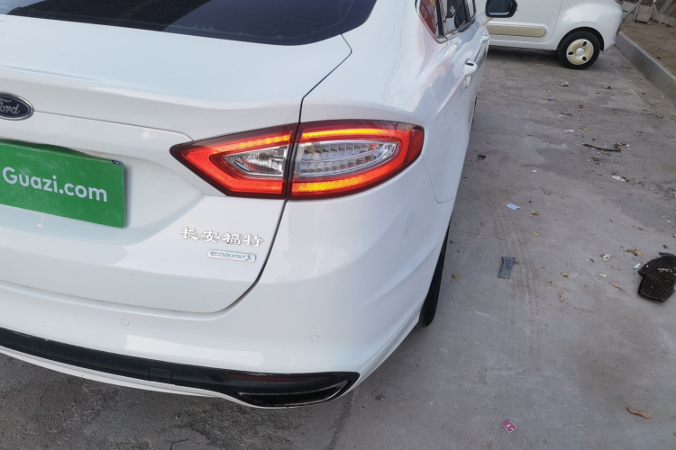 福特 蒙迪欧 2013款 1.5L GTDi180时尚型车身外观9