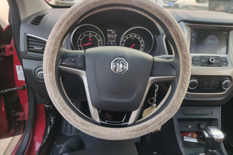 名爵 锐行 2016款 1.5L 自动超值豪华版中控内饰13