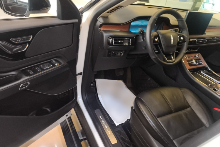 林肯 飞行家 2020款 3.0T V6 四驱尊享版中控内饰20