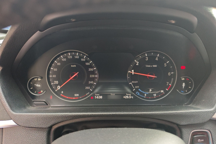 宝马3系 2019款 320i M运动曜夜版局部细节14