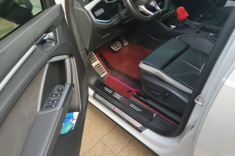 奥迪Q3 2024款 35 TFSI 时尚动感型中控内饰20