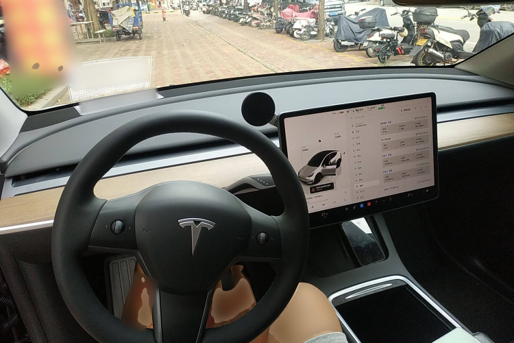 特斯拉 Model Y 2022款 改款 后轮驱动版中控内饰7002