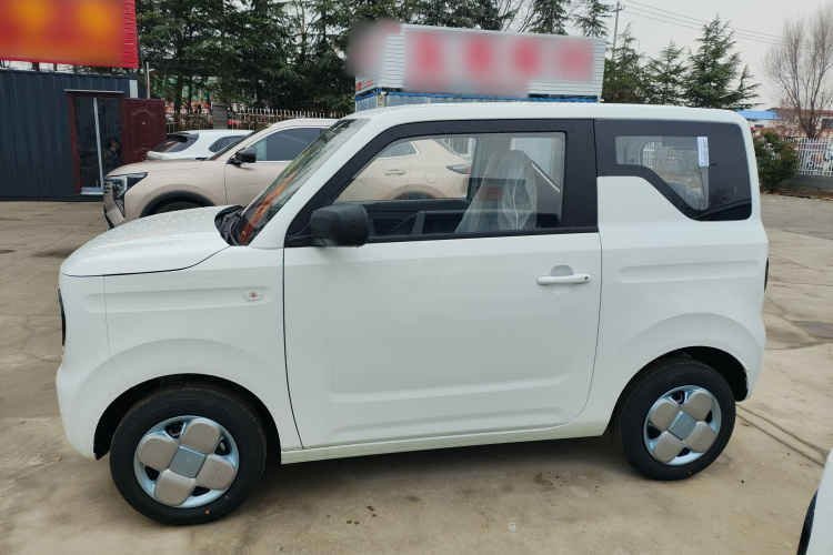 吉利银河 2024款 熊猫mini 200km 耐力熊车身外观4