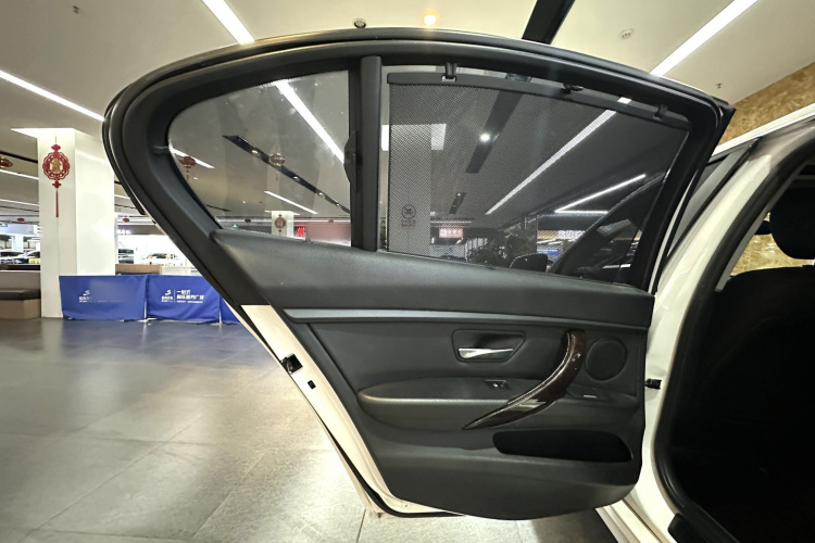 宝马3系 2013款 320Li 时尚型中控内饰7007