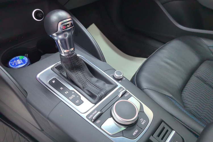 奥迪A3 2019款 Sportback 35 TFSI 时尚型 国VI中控内饰7007