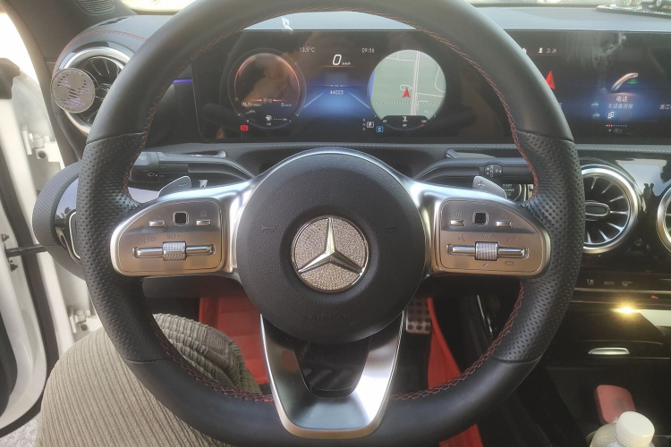 奔驰CLA 2021款 CLA 200中控内饰13