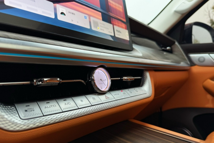 坦克500 2022款 3.0T 运动版 造境型 5座中控内饰7009