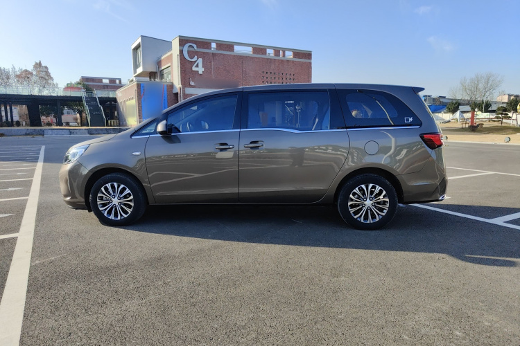 别克GL8 2022款 陆上公务舱 652T 舒适型车身外观6007