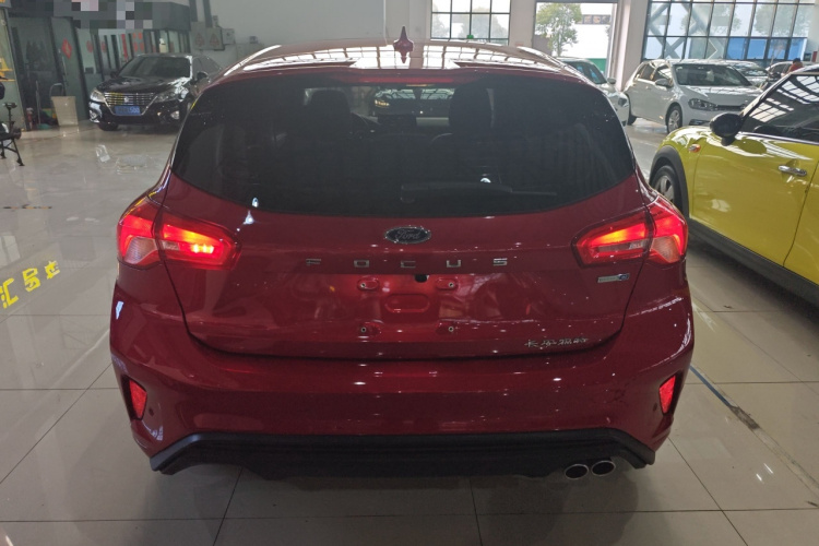 福特 福克斯 2020款 两厢 EcoBoost 180 自动锋潮型车身外观6004