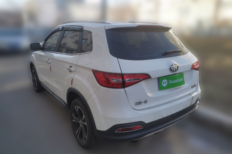 一汽 森雅R7 2017款 1.6L 自动智能型车身外观5