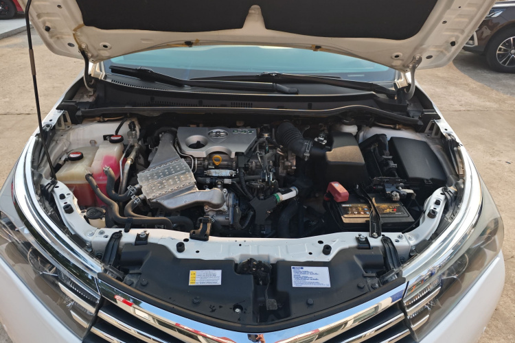 丰田 卡罗拉 2017款 1.2T CVT GL-i真皮版机舱底盘24