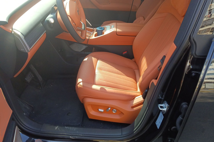 乐道L60 2024款 60kWh 四驱版中控内饰19