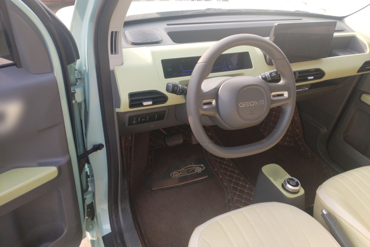 吉利银河 2024款 熊猫mini 200km 耐力熊中控内饰13