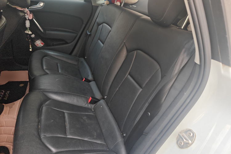 奥迪A1 2014款 30 TFSI Sportback舒适型中控内饰21