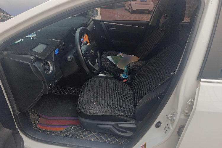 丰田 卡罗拉 2018款 1.2T S-CVT GL智享版中控内饰19