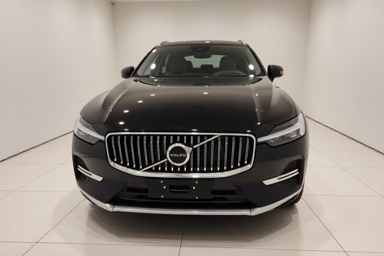 沃尔沃XC60 2026款 B5 四驱智逸豪华版车身外观2