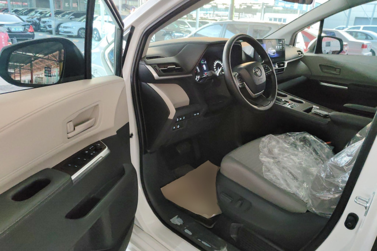 丰田 赛那SIENNA 2024款 2.5L混动 舒适版中控内饰20