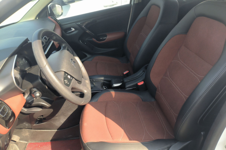 雪铁龙C3-XR 2019款 230THP DCT越动版中控内饰19