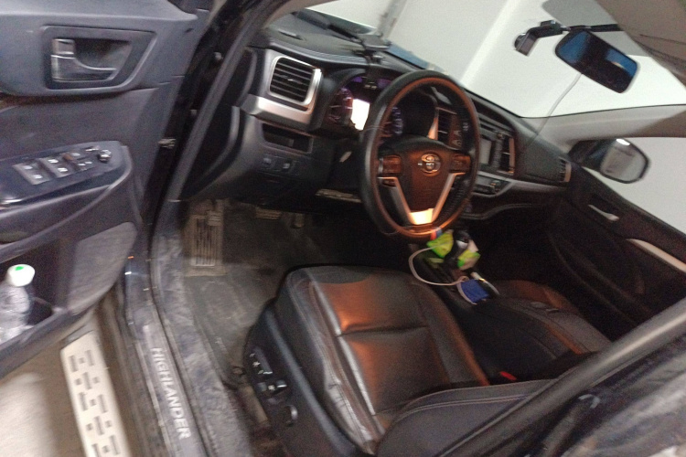 丰田 汉兰达 2015款 2.0T 四驱豪华版 7座中控内饰7003