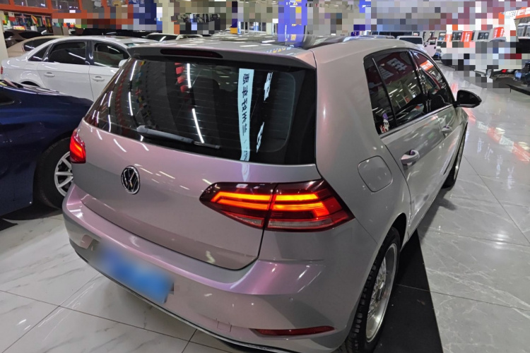 大众 高尔夫 2018款 230TSI 自动舒适型车身外观7