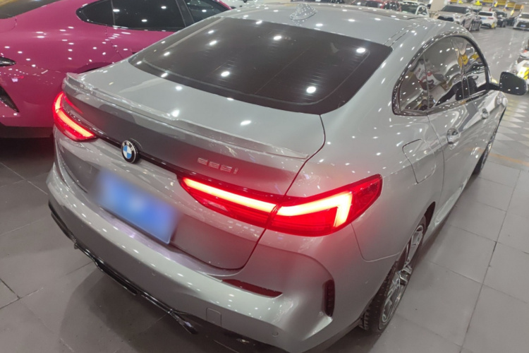 宝马2系(进口) 2023款 225i 四门轿跑车 M运动曜夜套装车身外观7