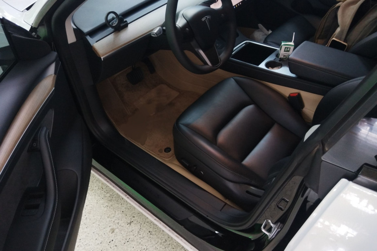 特斯拉 Model 3 2022款 后轮驱动版中控内饰7003