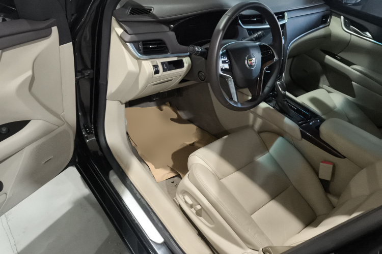 凯迪拉克XTS 2014款 28T 舒适型中控内饰20