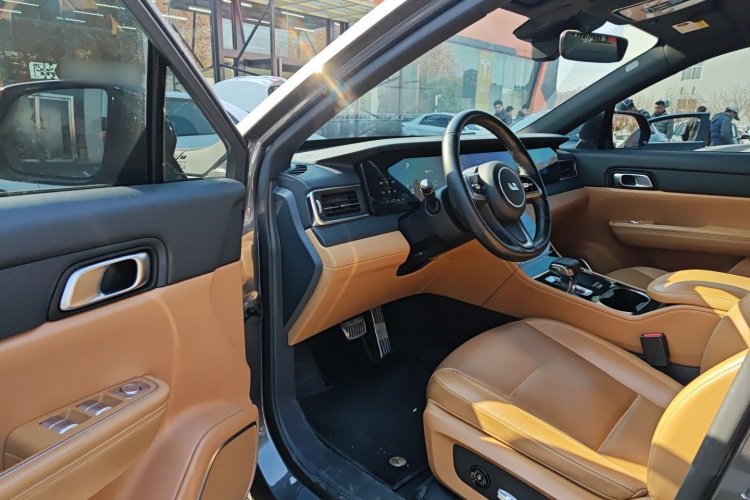 理想汽车 理想ONE 2021款 增程6座版中控内饰7003