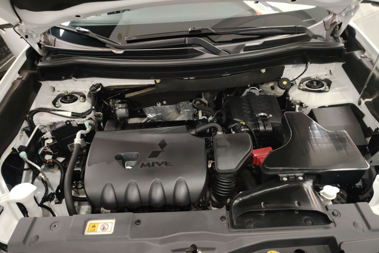 三菱 欧蓝德 2019款 2.4L 四驱致享版 5座 国VI局部细节24