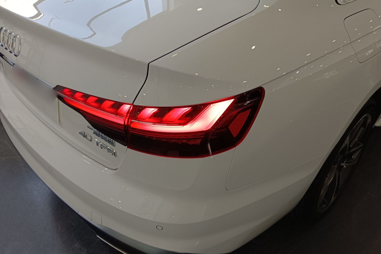 奥迪A4L 2024款 40 TFSI 时尚动感型车身外观9