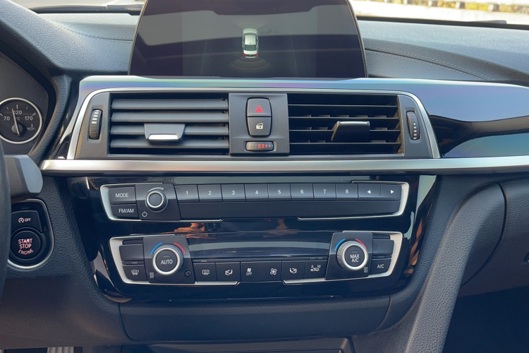 宝马3系 2018款 320Li 时尚型局部细节9010