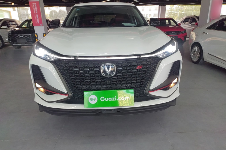 长安CS75 PLUS 2021款 1.5T 自动尊贵型车身外观2